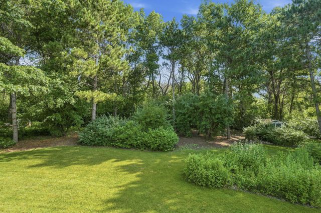 9272 Duckwood Trail, Woodbury, MN 55125