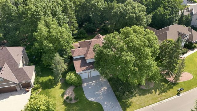 9272 Duckwood Trail, Woodbury, MN 55125