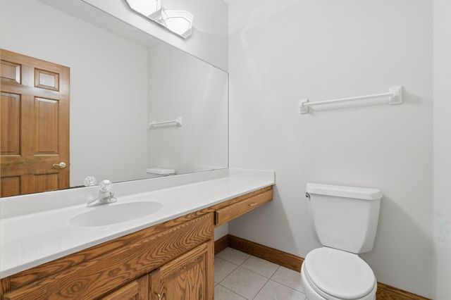 9272 Duckwood Trail, Woodbury, MN 55125
