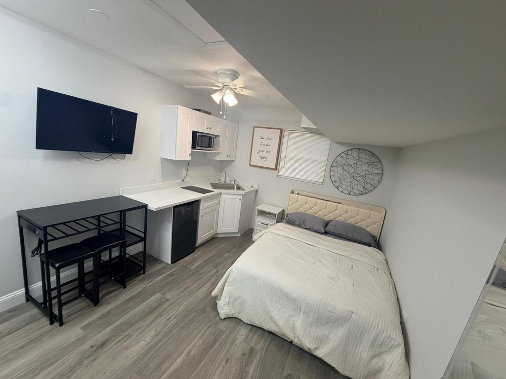 5067 Sunrise Boulevard, Delray Beach, FL 33484