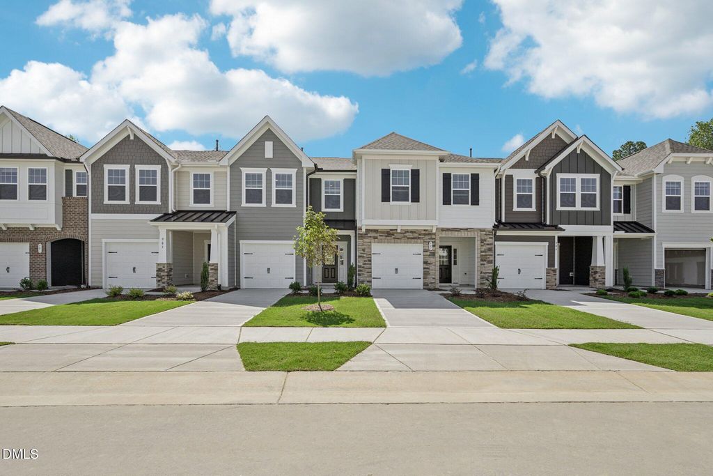 922 Kensley Grv Lane #64, Fuquay Varina, NC 27526