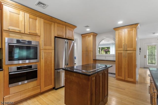 596 Terhune Dr, Wayne Twp., NJ 07470