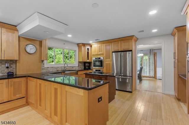 596 Terhune Dr, Wayne Twp., NJ 07470