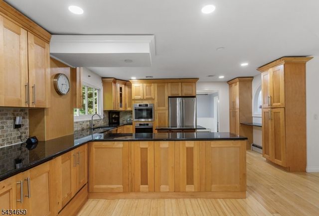 596 Terhune Dr, Wayne Twp., NJ 07470