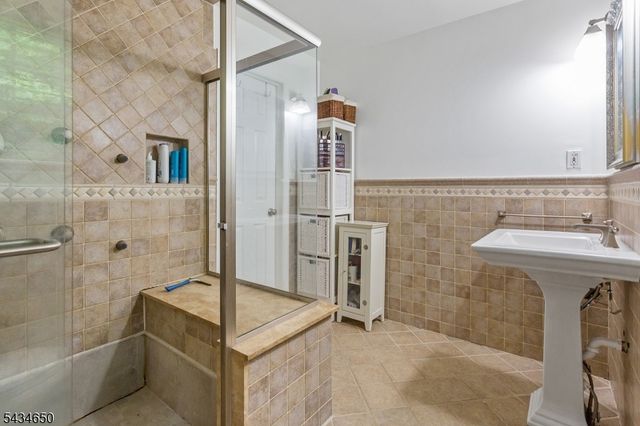 596 Terhune Dr, Wayne Twp., NJ 07470