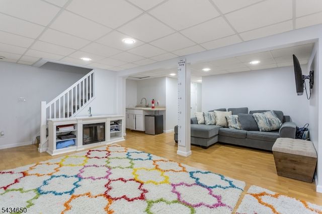 596 Terhune Dr, Wayne Twp., NJ 07470