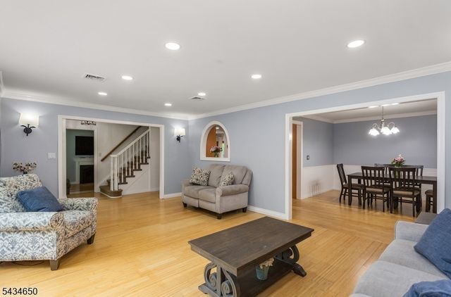 596 Terhune Dr, Wayne Twp., NJ 07470