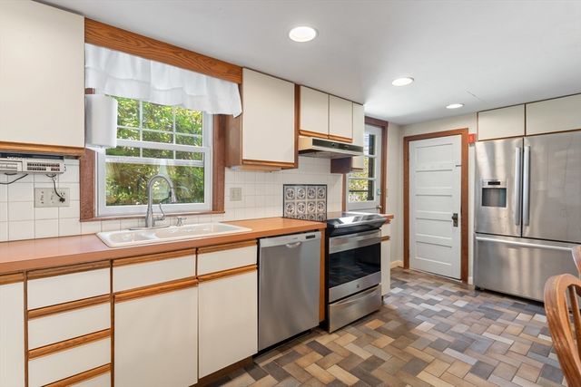278 Purchase Street, Milford, MA 01757