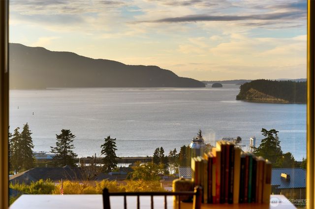 1608 Georgia Place, Anacortes, WA 98221