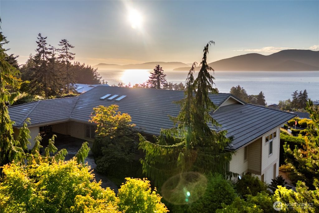 1608 Georgia Place, Anacortes, WA 98221