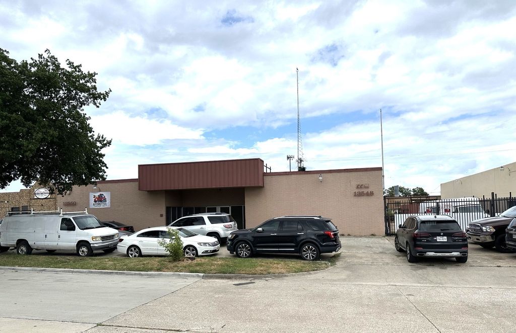 13550 Vargon Street, Dallas, TX 75243