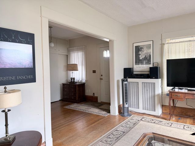 1270 Randolph Avenue, Saint Paul, MN 55105