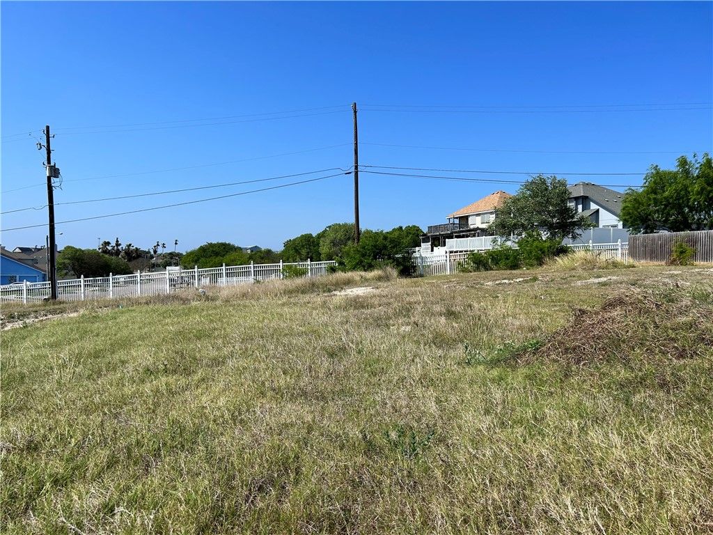 1009 Bluff Dr, Portland, TX 78374 — photo 4