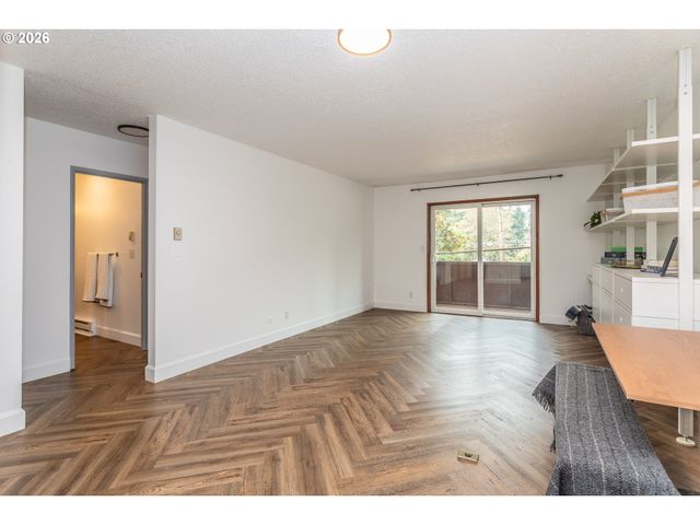 5005 Sw MITCHELL St 13, Portland, OR 97221