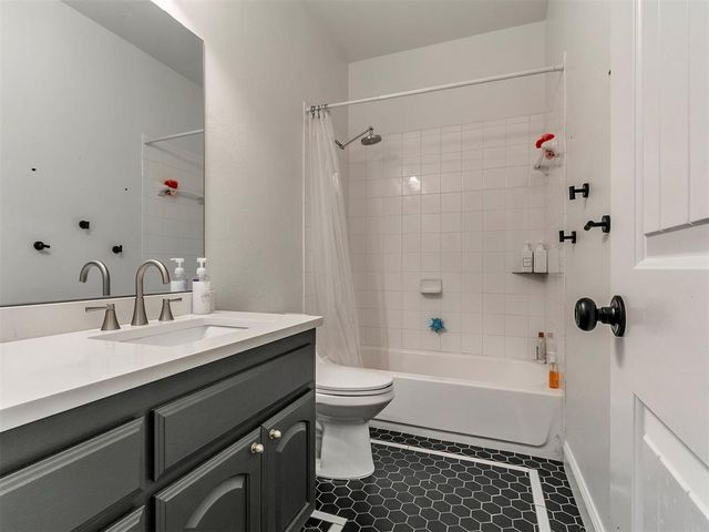 20300 Antler Farms Drive, Edmond, OK 73012