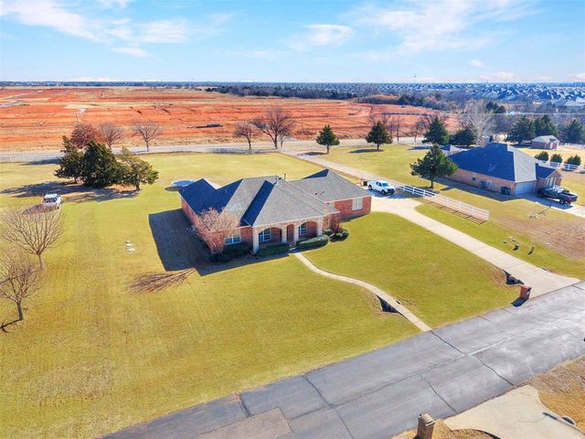 20300 Antler Farms Drive, Edmond, OK 73012