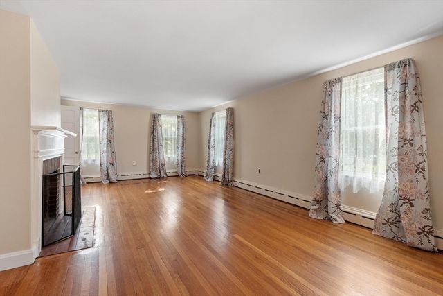 1218 Main St, Leominster, MA 01453