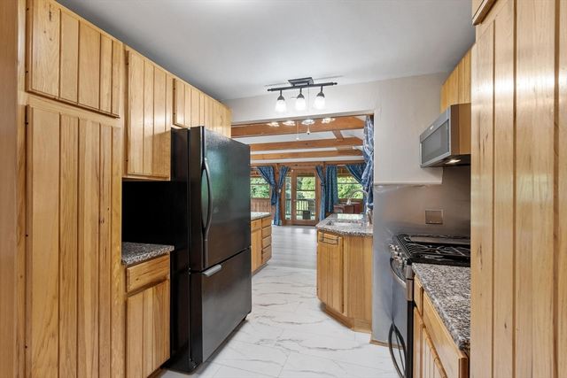 1218 Main St, Leominster, MA 01453
