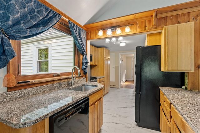 1218 Main St, Leominster, MA 01453