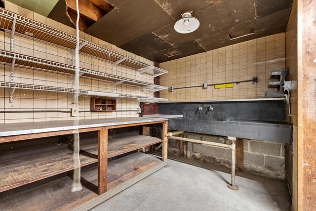 1218 Main St, Leominster, MA 01453