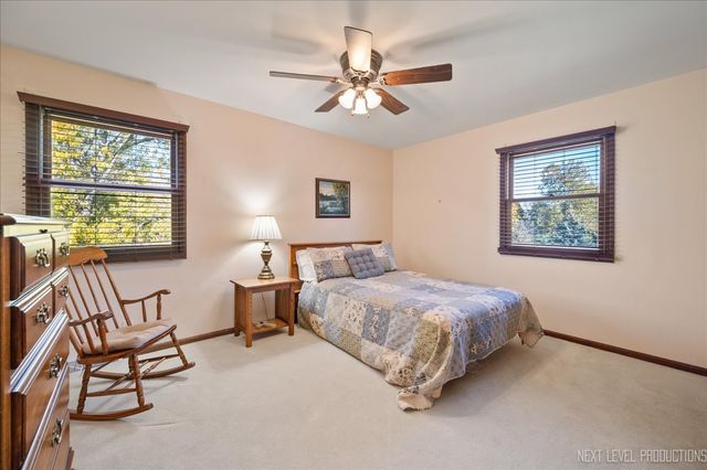 39W955 Deer Run Drive, St. Charles, IL 60175