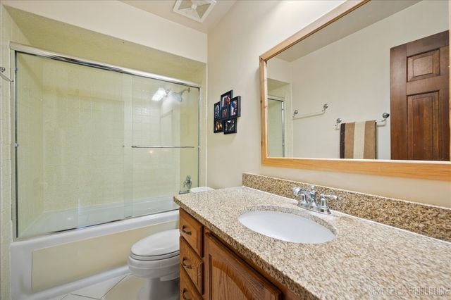 39W955 Deer Run Drive, St. Charles, IL 60175