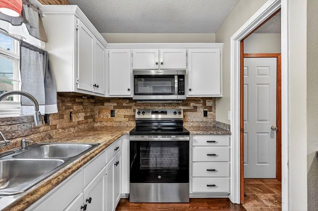 831 Pershing Street, Willard, MO 65781