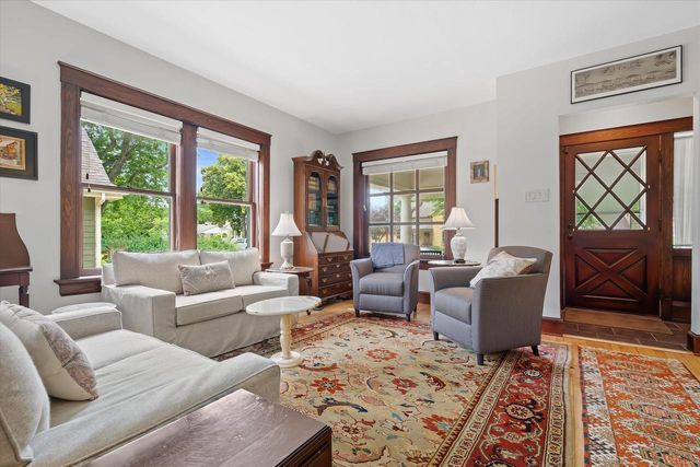 N65W5716 Columbia ROAD, Cedarburg, WI 53012