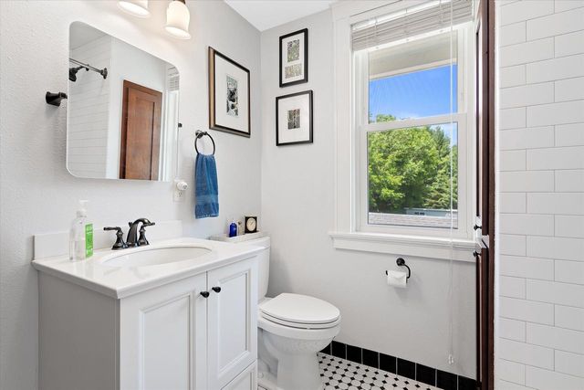 N65W5716 Columbia ROAD, Cedarburg, WI 53012