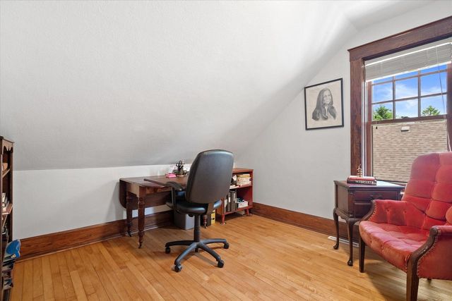N65W5716 Columbia ROAD, Cedarburg, WI 53012