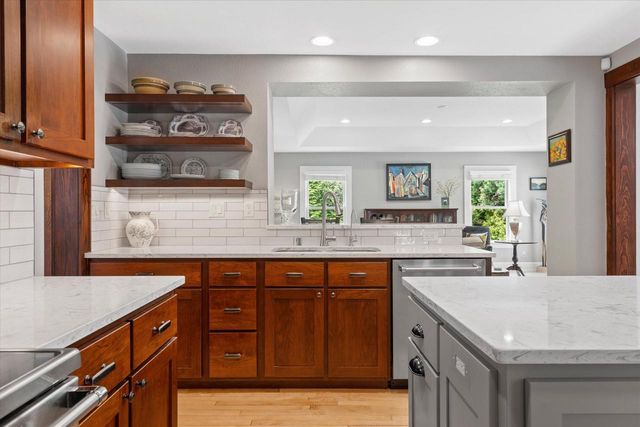 N65W5716 Columbia ROAD, Cedarburg, WI 53012