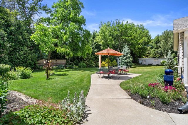 N65W5716 Columbia ROAD, Cedarburg, WI 53012
