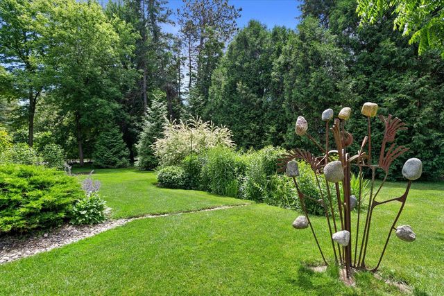 N65W5716 Columbia ROAD, Cedarburg, WI 53012
