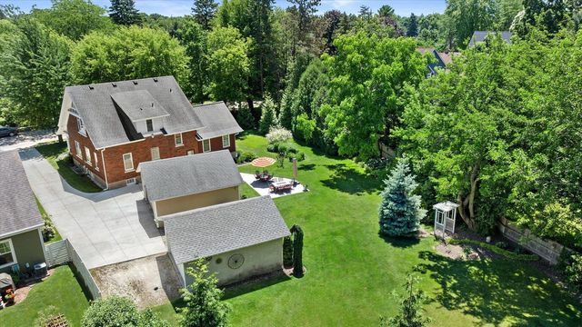 N65W5716 Columbia ROAD, Cedarburg, WI 53012