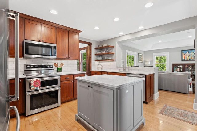 N65W5716 Columbia ROAD, Cedarburg, WI 53012