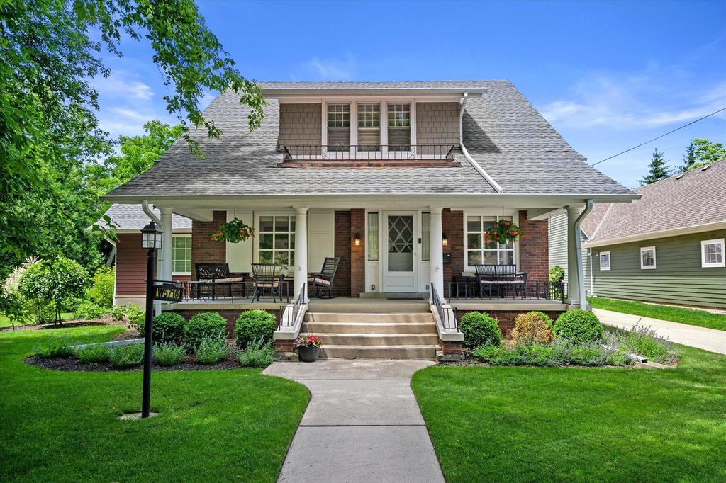 N65W5716 Columbia ROAD, Cedarburg, WI 53012