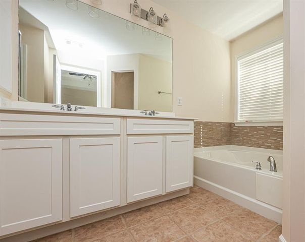 7835 Kiverton Place, Atlanta, GA 30350