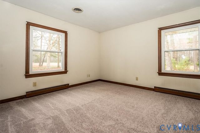 7429 Walnut Grove Rd, Mechanicsville, VA 23111