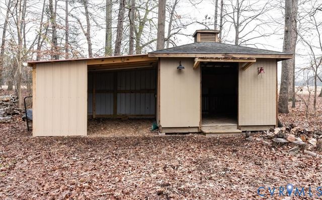 7429 Walnut Grove Rd, Mechanicsville, VA 23111