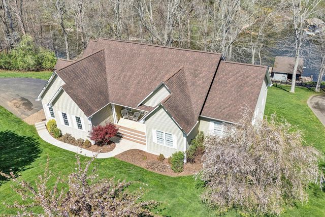 353 Deerpath DR, Hardy, VA 24101