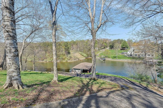 353 Deerpath DR, Hardy, VA 24101