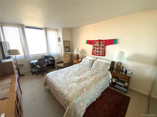 27010 Grand Central Parkway 9M, Floral Park, NY 11005