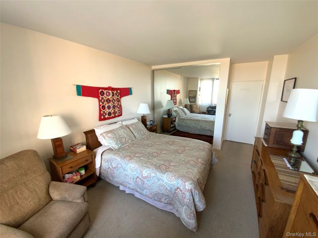 27010 Grand Central Parkway 9M, Floral Park, NY 11005