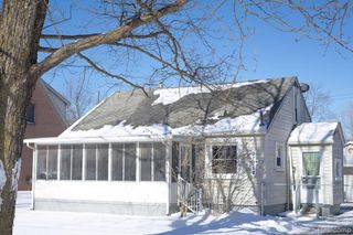 21018 Huron River Drive, Rockwood, MI 48173