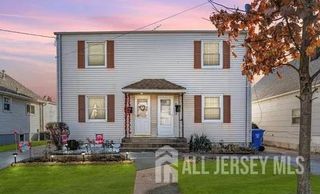 580 S Garden Avenue, Woodbridge Proper, NJ 07095