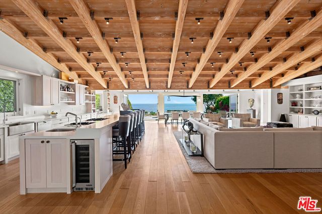 6453 Guernsey Avenue, Malibu, CA 90265