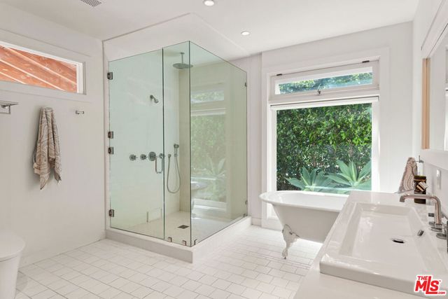 6453 Guernsey Avenue, Malibu, CA 90265