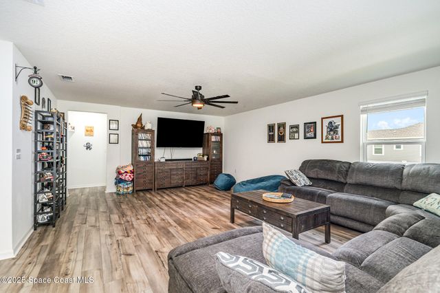 506 Glaspell Circle SE, Palm Bay, FL 32909