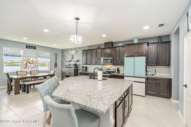 506 Glaspell Circle SE, Palm Bay, FL 32909