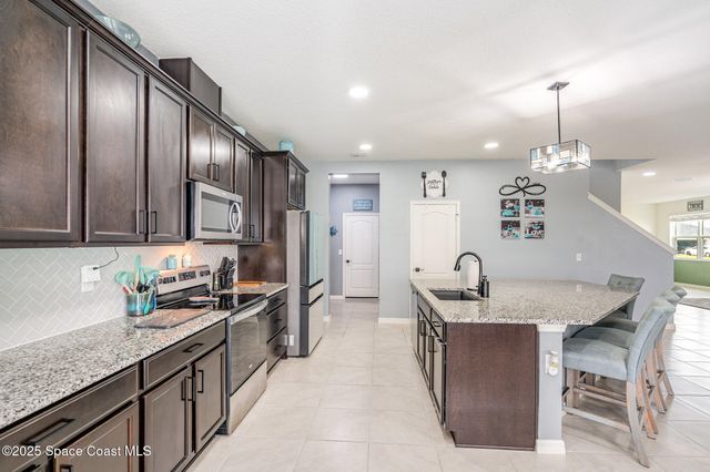 506 Glaspell Circle SE, Palm Bay, FL 32909